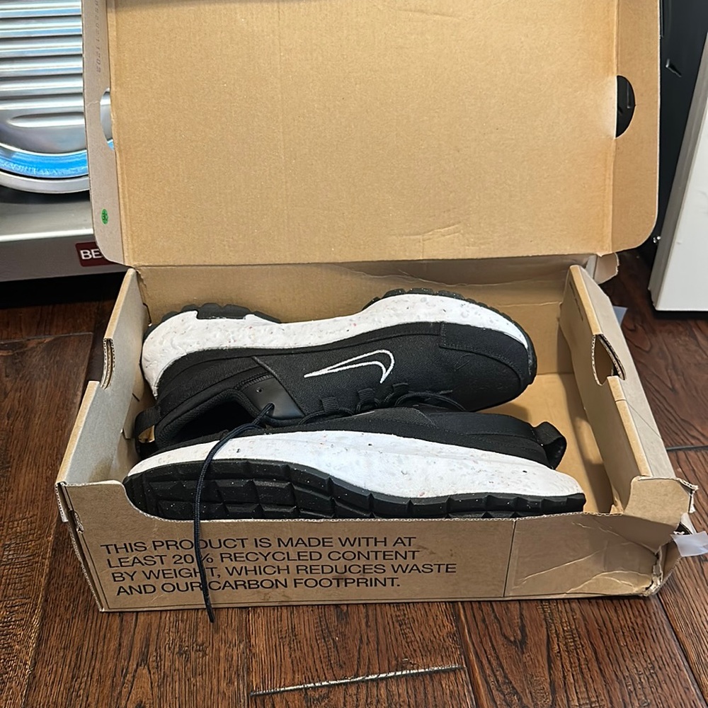 NWT nike tennis shoes